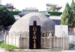 真正的杨贵妃墓的简介,杨贵妃的墓在中国还是日本?（补充：听说有两个,不知真的假的?）