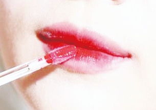 咬唇妆口红怎么涂,用口红涂咬唇妆的方法？